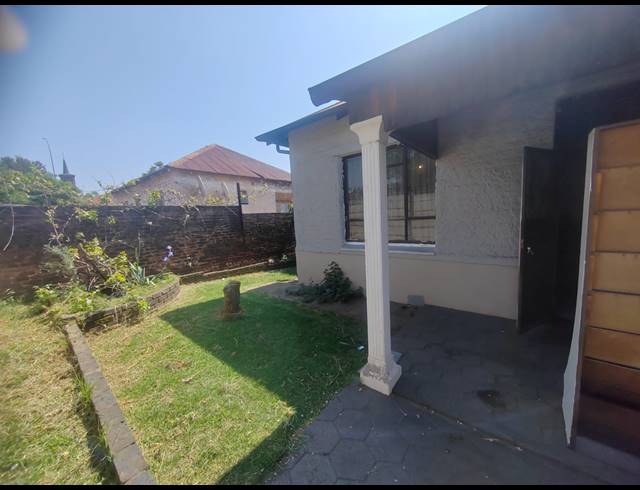 3 BEDROOM FREESTANDING FOR SALE IN GERMISTON SOUTH